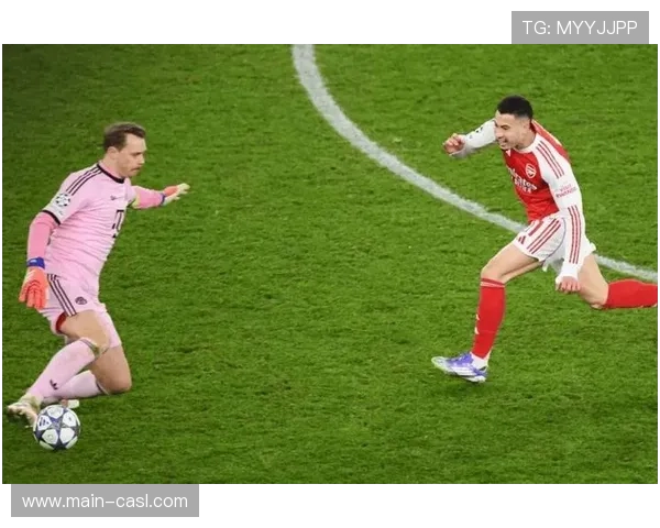 诺伊尔失误送礼克拉马里奇破门，拜仁门将罕见犯错